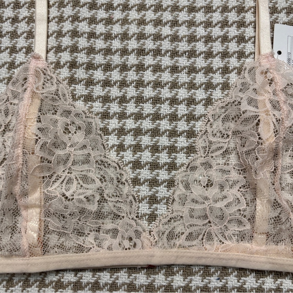 Urban Outfitters | ‘Out From Under’ Lace Bralette with Rose Gold Chain - Picture 6 of 16